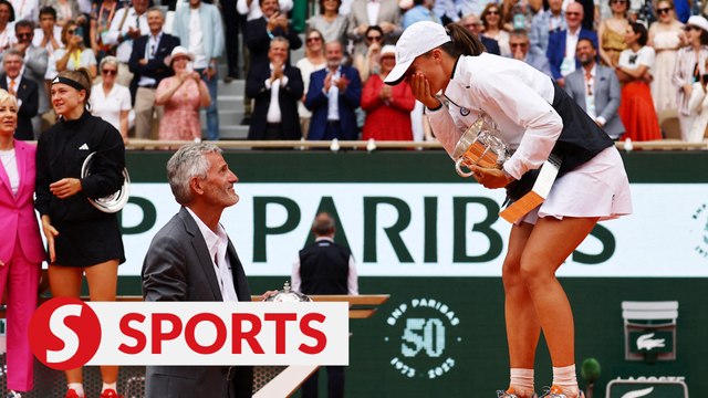 Deja vu for Swiatek as she parades French Open trophy for the third time