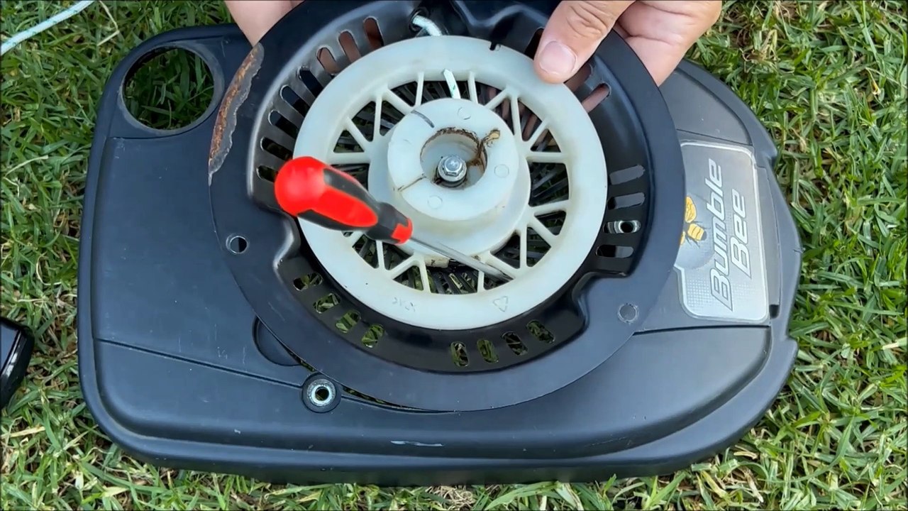 How to Replace a Sanli Bumble Bee Lawn Mower Pull Cord video Dailymotion