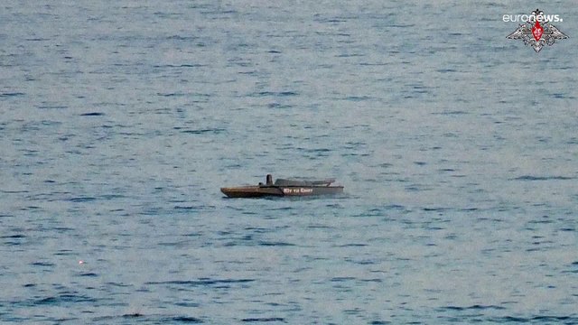 شاهد: روسيا تصد هجوما شنته أوكرانيا على إحدى سفنها في البحر الأسود