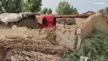 شاهد: ريح عاتية وأمطار عاصفة غزيرة تودي بحياة 27 شخصا على الأقل في باكستان
