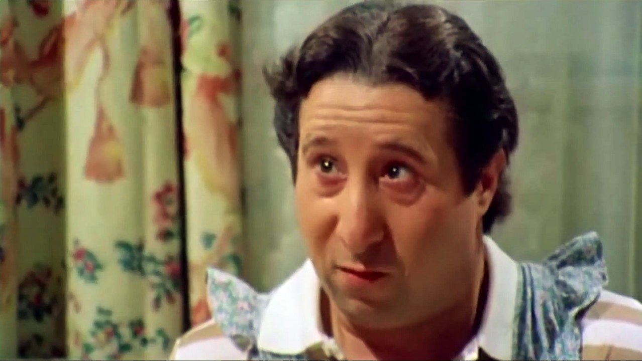 Alvaro Vitali - Mo che arriva quella svergognata che ritorna con quella altra smandrappata  da madre io ci ho pauraaaa - scene comiche divertenti dal film cult Il tifoso l arbitro e il calciatore 1983 Pierino