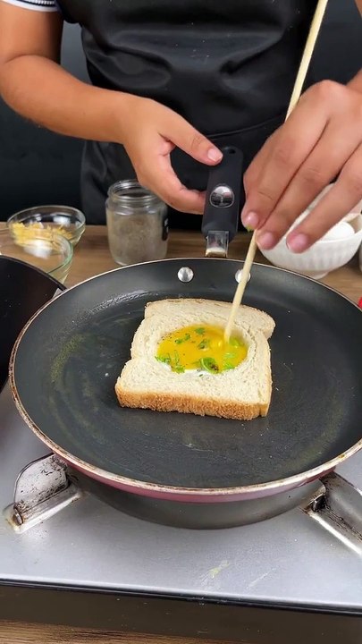 Fastest sandwich I've ever made! A shape like you've never seen before!