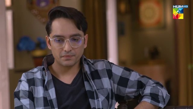 Ye Jawan Larka Yahan Kia Kar Raha Hai... Fareb - FLO Digital #zainabshabbir #FLO Digital