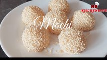 Stretchy Chewy Mochi : Mochi twist with jackfruit filling and coated with sesami seeds