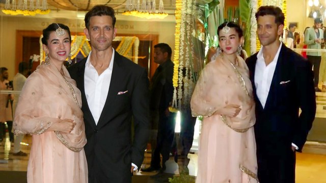 Hrithik Roshan के साथ पैपराजी को पोज देते वक्त मुस्कुराती रही Saba Azad