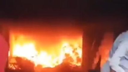 आग का तांडव: टेंट हाउस में लगी भयंकर आग, जिंदा जलकर दो महिलाओं की मौत