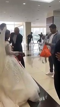 Caner Toygar evlendi! Esra Erol'un eşi, takısıyla törene damga vurdu