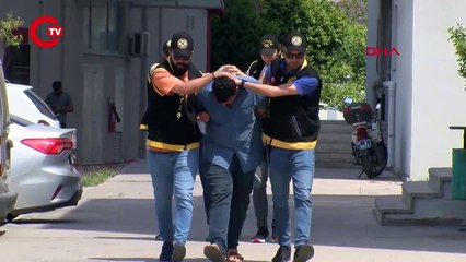 Tartıştığı dolmuş şoförünü, oğluyla yolunu kesip bıçakladı