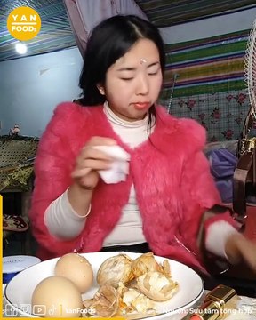 “Thiếu nữ e thẹn” và những màn cosplay cà khịa căng cực, không khác gì bản chính