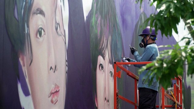 Timbres et fresque géante: la Corée du Sud célèbre les 10 ans du groupe BTS