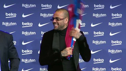 Скачать видео: La Audiencia de Barcelona confirma la prisión provisional de Dani Alves