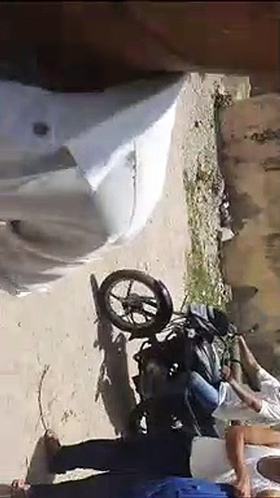 पाइप लाइन  लीक, हजारों लीटर पानी बहा