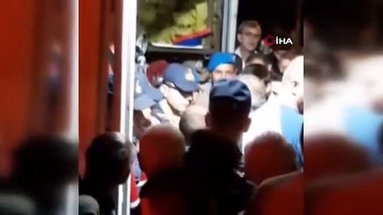 Bursa'da gerginlik 5 saat sürdü: Jandarma üniformasıyla gözaltına alındılar