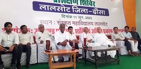 दौसा. फ्लैगशिप योजनाओं को आमजन तक पहुंचाएं: चिकित्सा मंत्री