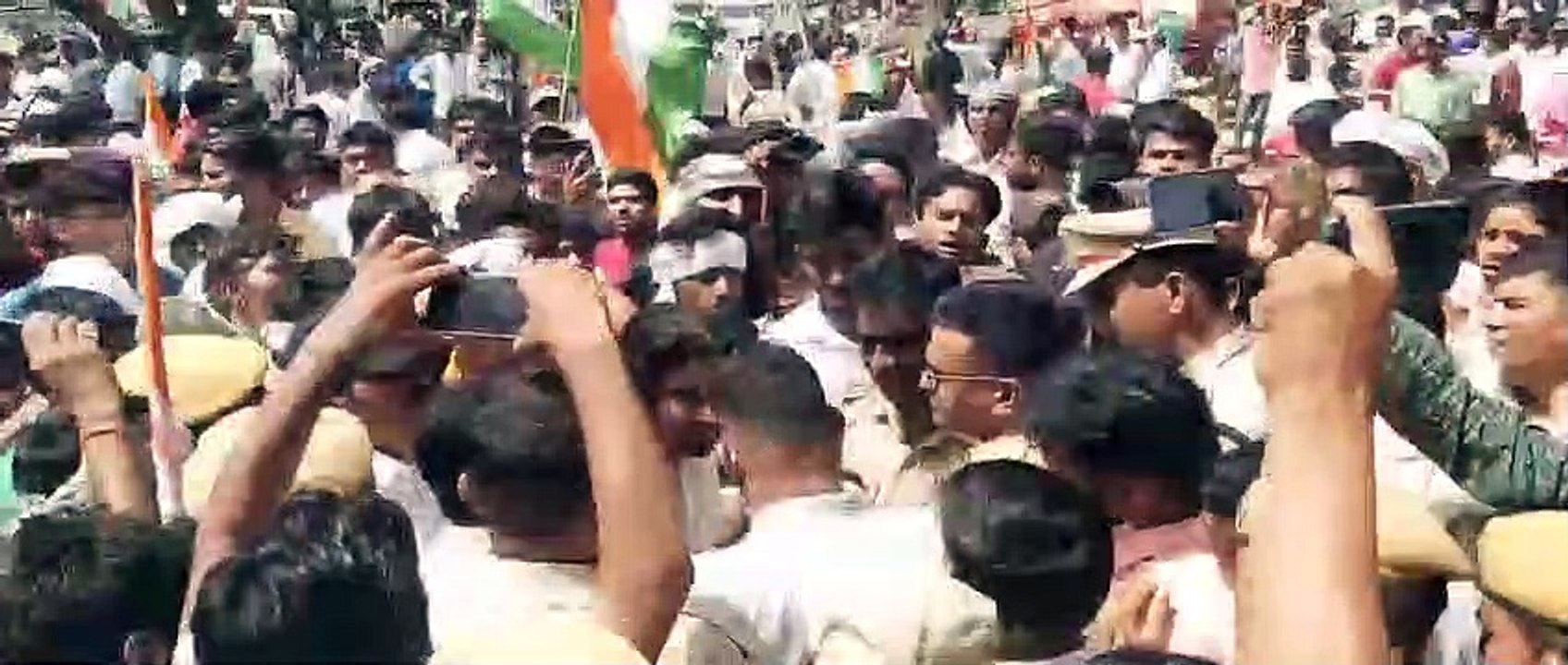 एसएसबी जवान की मौत,पत्नी गर्भवती, शव रख धरने पर बैठा गांव