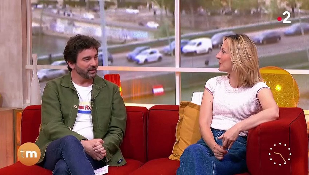 Julia Vignali émue pour sa dernière émission avec Jean-Baptiste Marteau dans "Télématin" sur France 2
