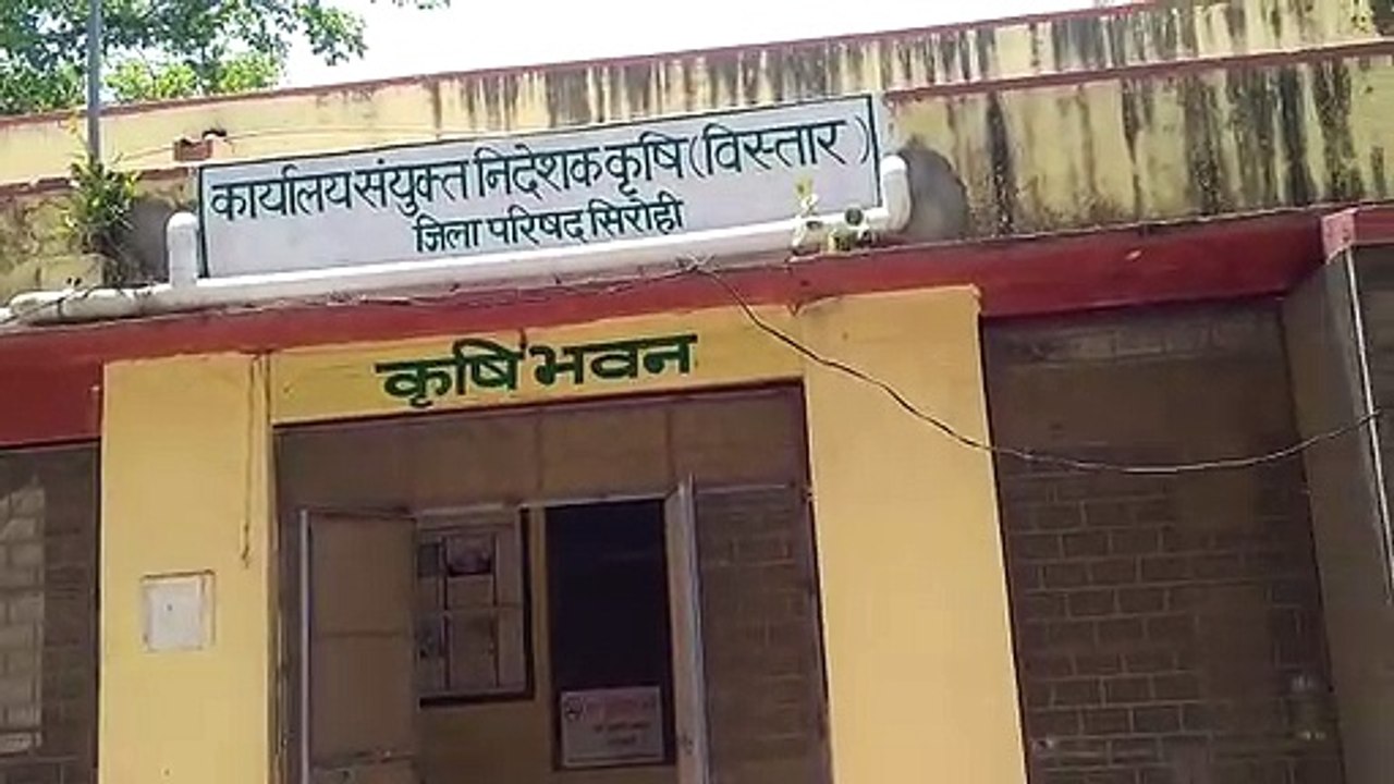 स्कूली छात्राओं को तीन गुना और उच्च अध्ययन पर द...