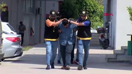 Chauffeur de minibus poignardé par un père et son fils： Ils ont été arrêtés