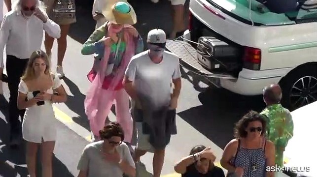 A Capri l'estate dei vip: Di Caprio passeggia, Ferragni balla