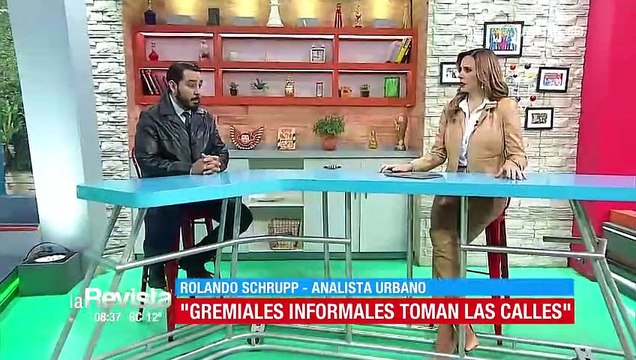 “Repetimos los errores del pasado”, dice analista sobre invasión de espacios públicos en mercados cruceños