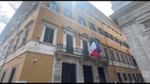 Berlusconi, bandiere a mezz'asta in Senato