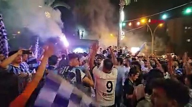 Adana Demirspor taraftarları, Avrupa'ya gidişi coşkuyla kutladı