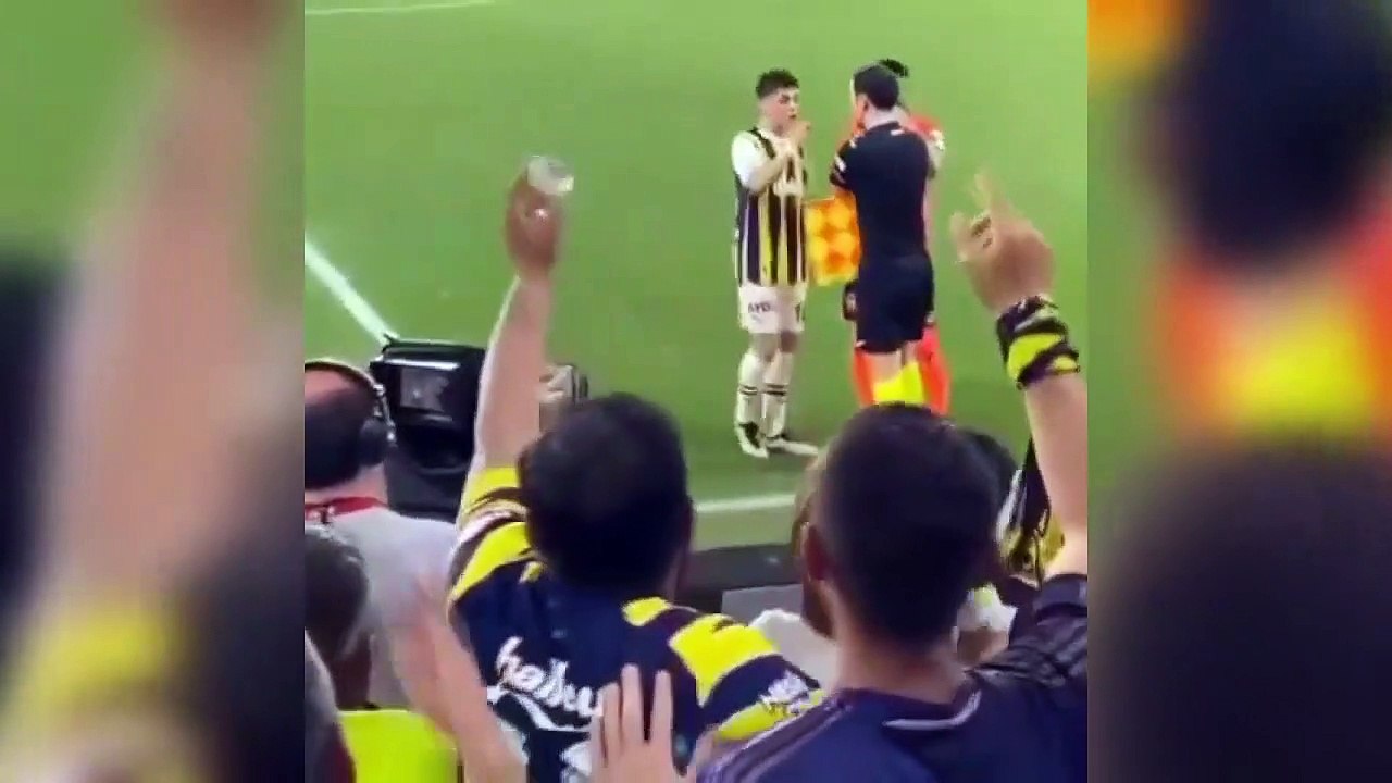 Un tel amour ne s'est jamais vu ! L'eau a plu sur le terrain après le signal d'Arda Güler au joueur de ligne