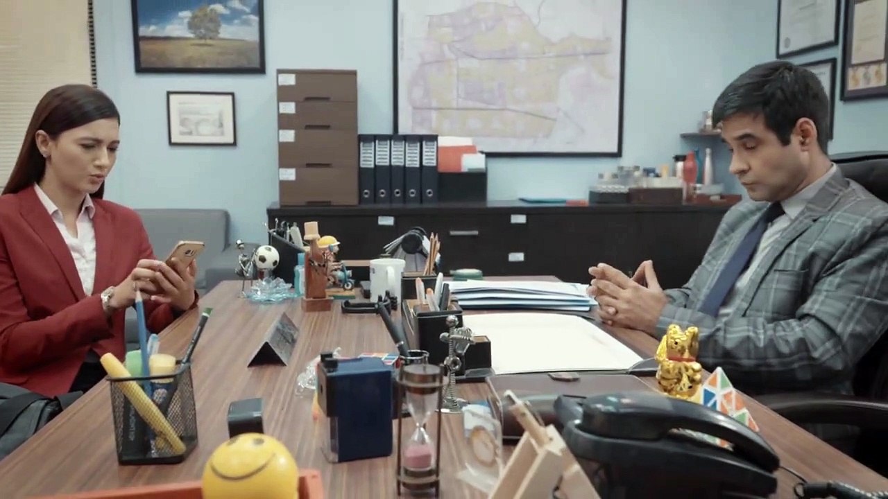 Zara Hatke Zara Bachke Part 1