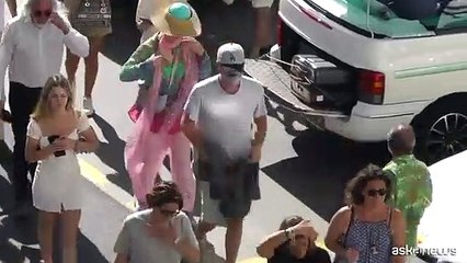 A Capri l'estate dei vip: Di Caprio passeggia, Ferragni balla