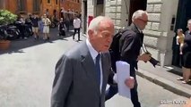 Berlusconi, Gianni Letta non risponde ai cronisti e va via