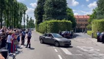 Silvio Berlusconi, l'arrivo del feretro a Villa San Martino ad Arcore