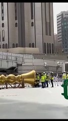 تركيب هلالين بمنارتي باب الملك عبدالعزيز وفق أفضل المواصفات العالمية