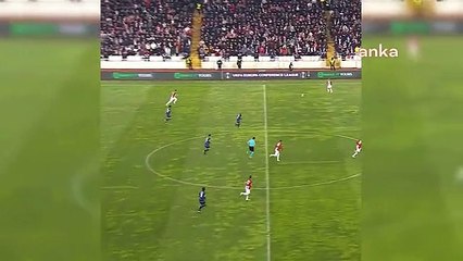 Sivassporlu Erdoğan Yeşilyurt'un golü sezonun en iyisi seçildi