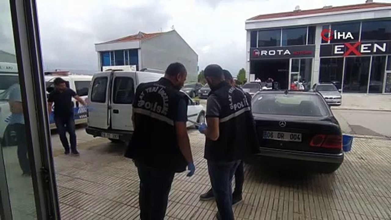 Park halindeki araca kurşun isabet etti