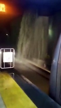 Image du métro d'Ankara ! La gare s'est transformée en cascade, les passagers ont été évacués à la hâte.