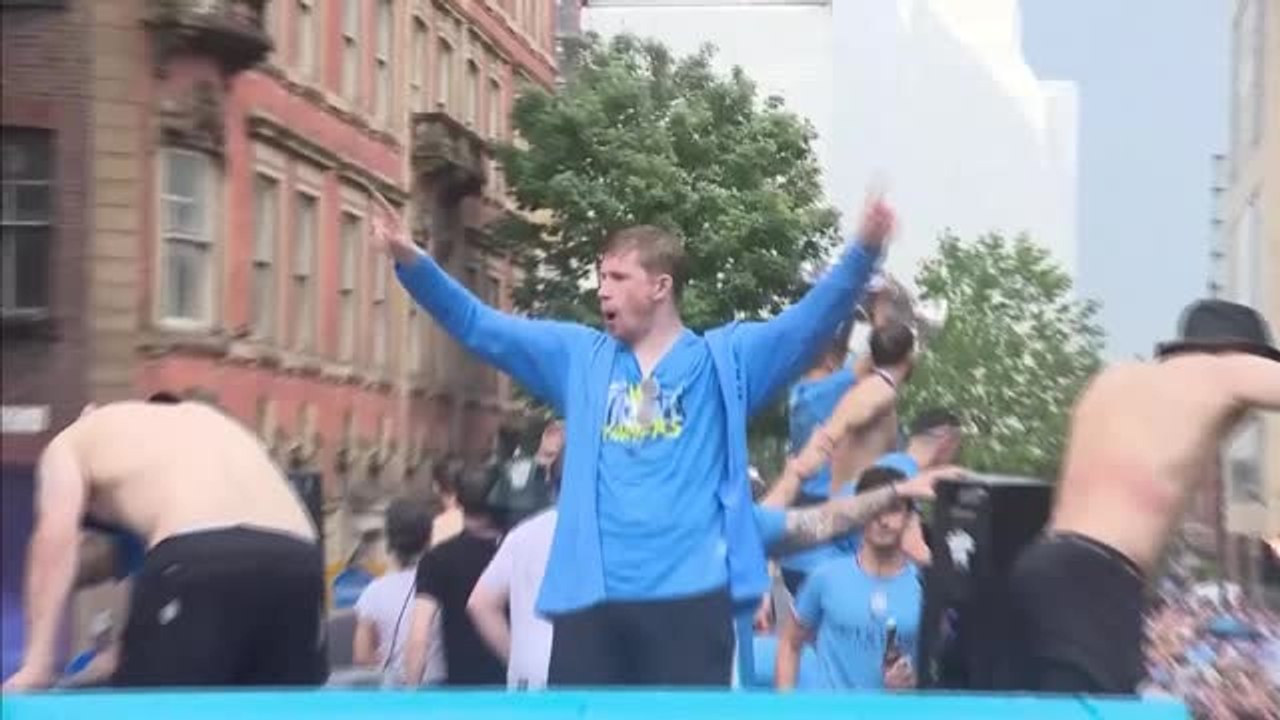 Kevin de bruynes ausgelassene paradefeier