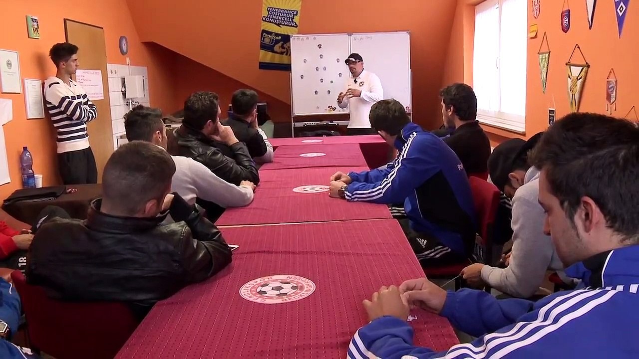 Weltklasse Kreisklasse | movie | 2013 | Official Trailer