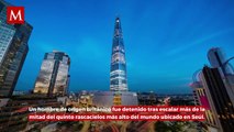 Hombre desafía la altura: escala el quinto rascacielos más alto del mundo y es detenido