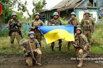 Ukraine reports new gains early in counteroffensive