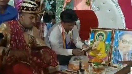 सारण: भीमराव अंबेडकर को साक्षी मानकर दूल्हा और दुल्हन ने रचाई शादी, देखें वीडियो