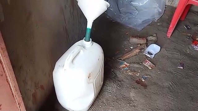 धंधेबाज की यार्ड पर छापामारी, तीन ऑयल टैंकर और उनमें भरा 71 हजार लीटर जब्त