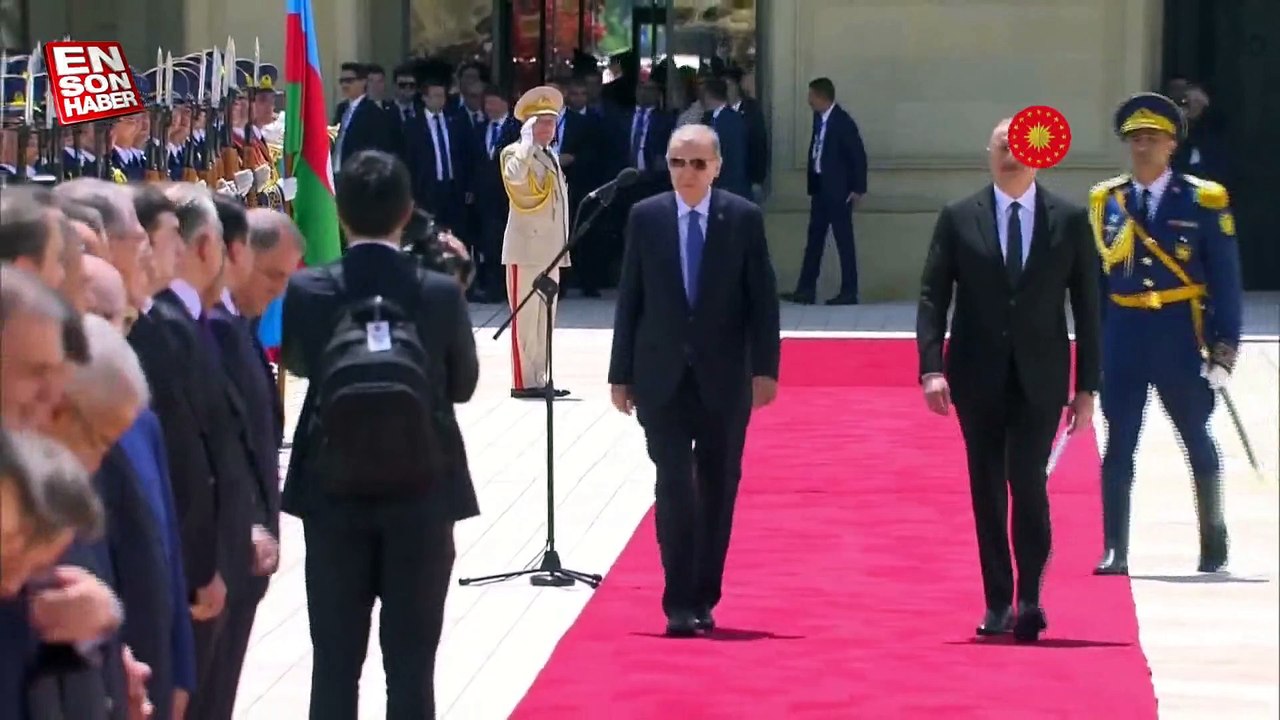 Cumhurbaşkanı Erdoğan Bakü'de resmi törenle karşılandı