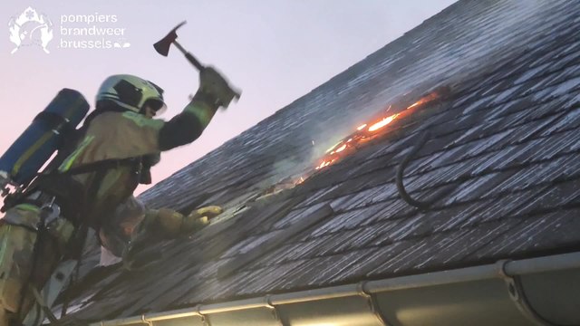 Un bac à fleurs propage le feu au toit: 80 personnes évacuée d'un hôtel à Woluwe