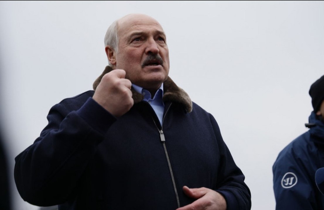 Alexandre Loukachenko assure que l’invasion en Ukraine est un ‘cadeau’ que fait Vladimir Poutine à l’Occident