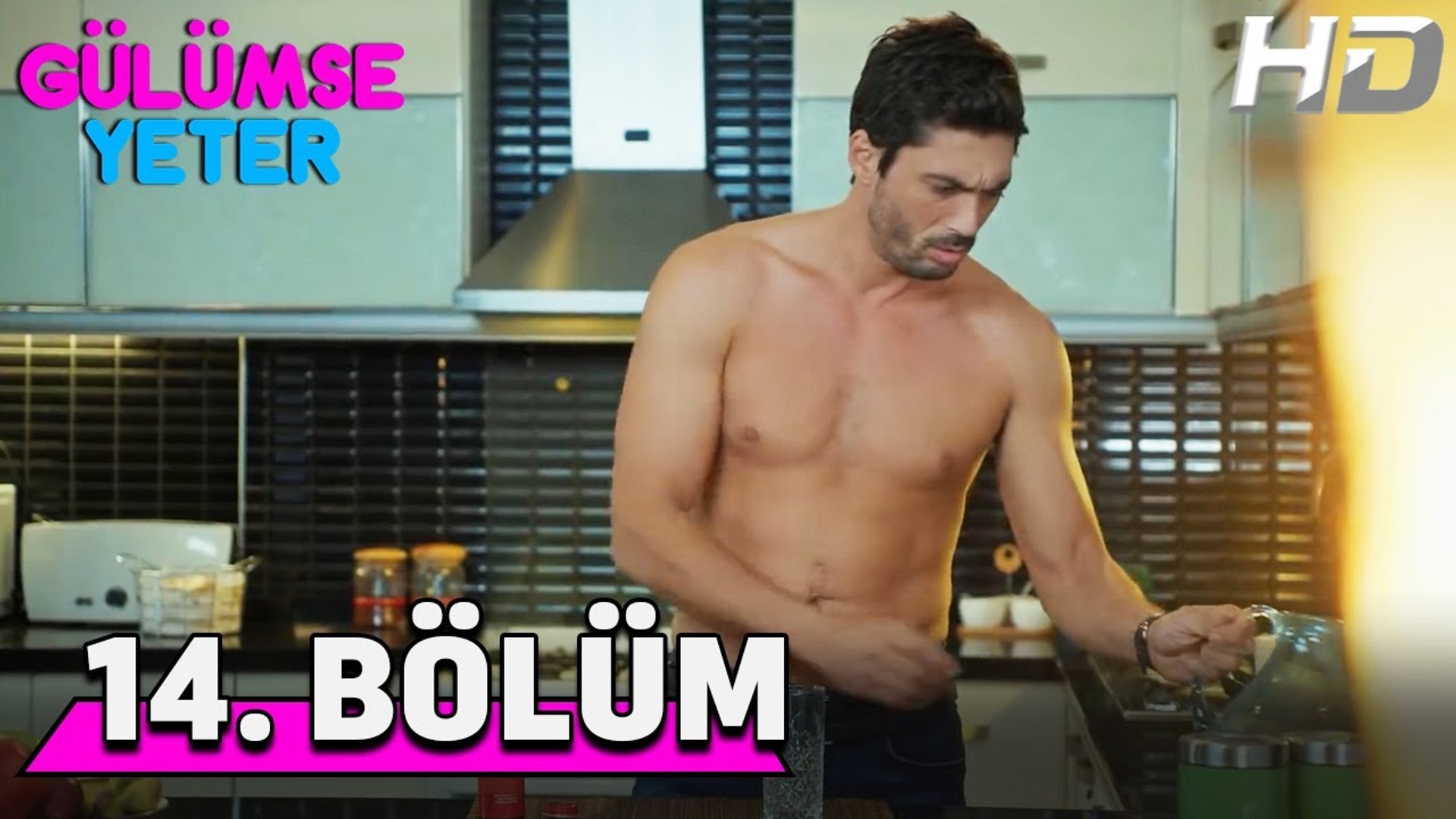 U tili bilan ajoyib fotosini labiya va klitorini silaydi