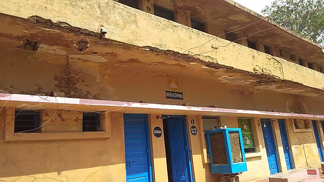 शहर सहित जिले की कई स्थानों में स्थित पुलिस आवास हुए जर्जर
