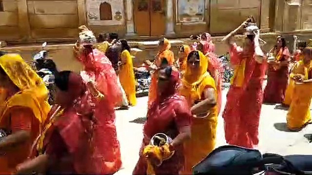 शोभायात्रा के साथ भागवत कथा का आगाज