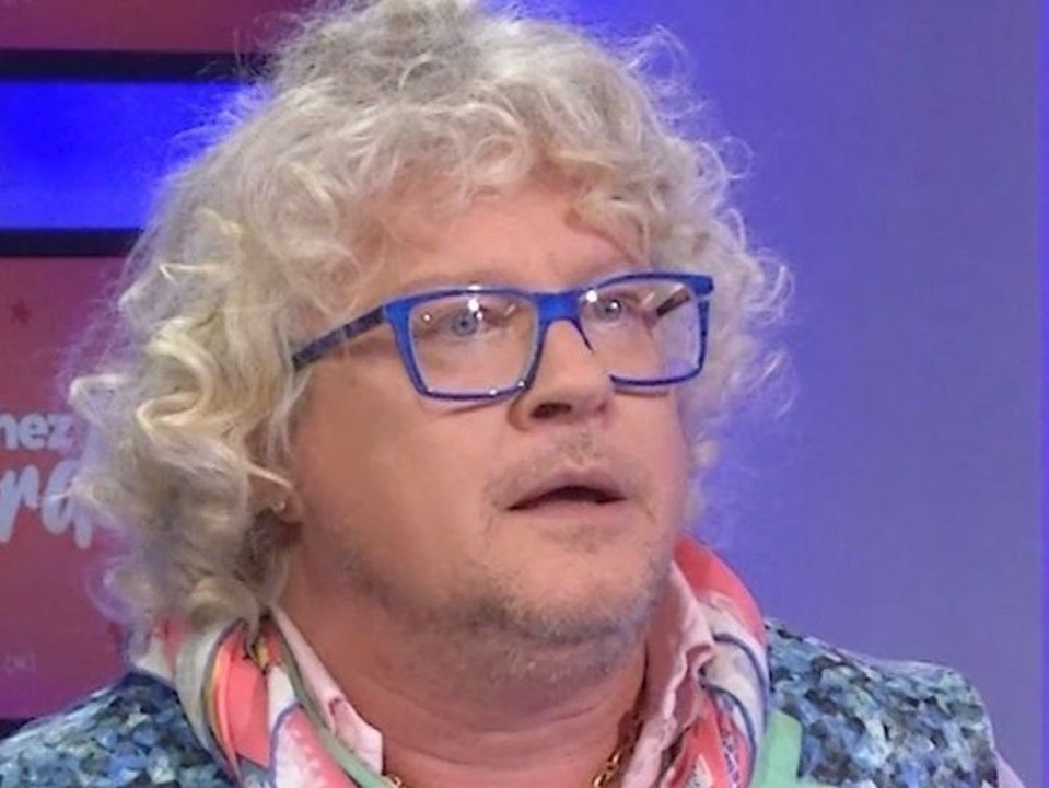 L’ancienne star d’"Affaire conclue", Pierre-Jean Chalençon a tenté d'en finir depuis le balcon du Palais Vivienne à Paris !