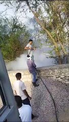 आसमान में धुंआ दिखा और शहर की सड़कों पर दौड़ी दमकलें तो मचा हड़कम्प