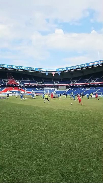 Le but incroyable de Laure Boulleau dans un tournoi au Parc des Princes retourne Twitter
